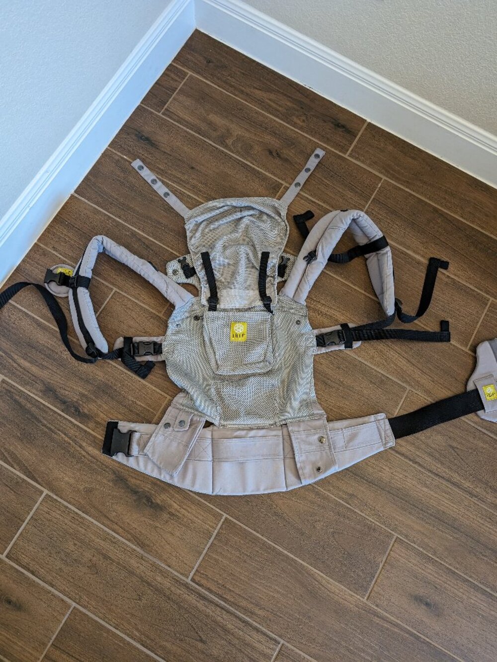 Lillebaby Complete Airflow Carrier (wear 6 ways)